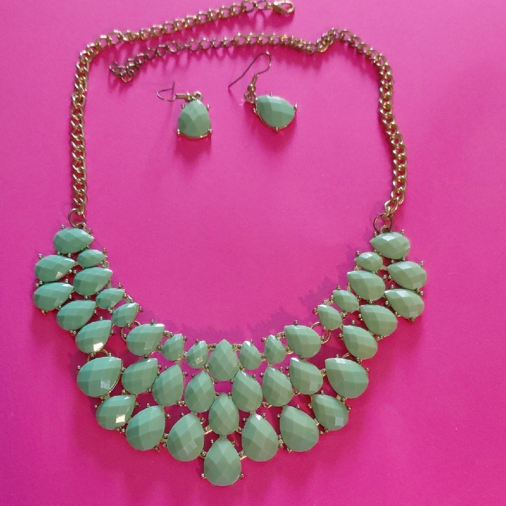 Green Teardrop Necklace with Gold Chain